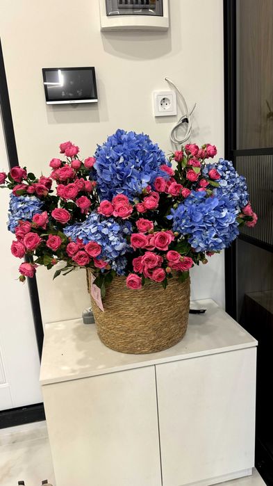 цветы на корзине