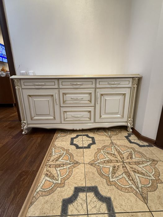 Продается гарнитур