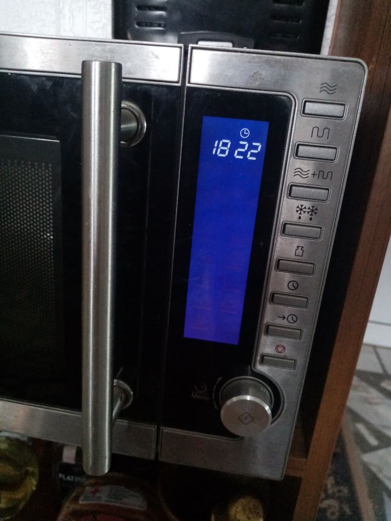 Микровълнова печка. Немска, работеща.