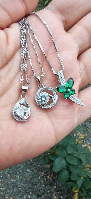 3 lanticuri cu pandantive din argint,noi