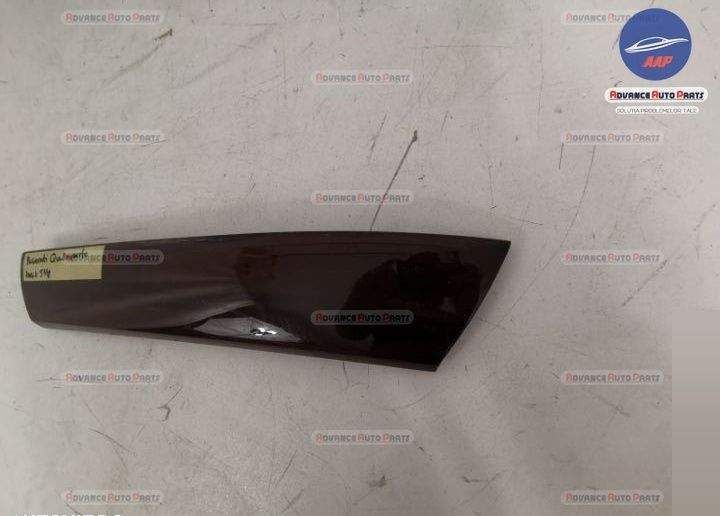 Ornament maner usa stanga originala in stare buna Maserati  Quattropor