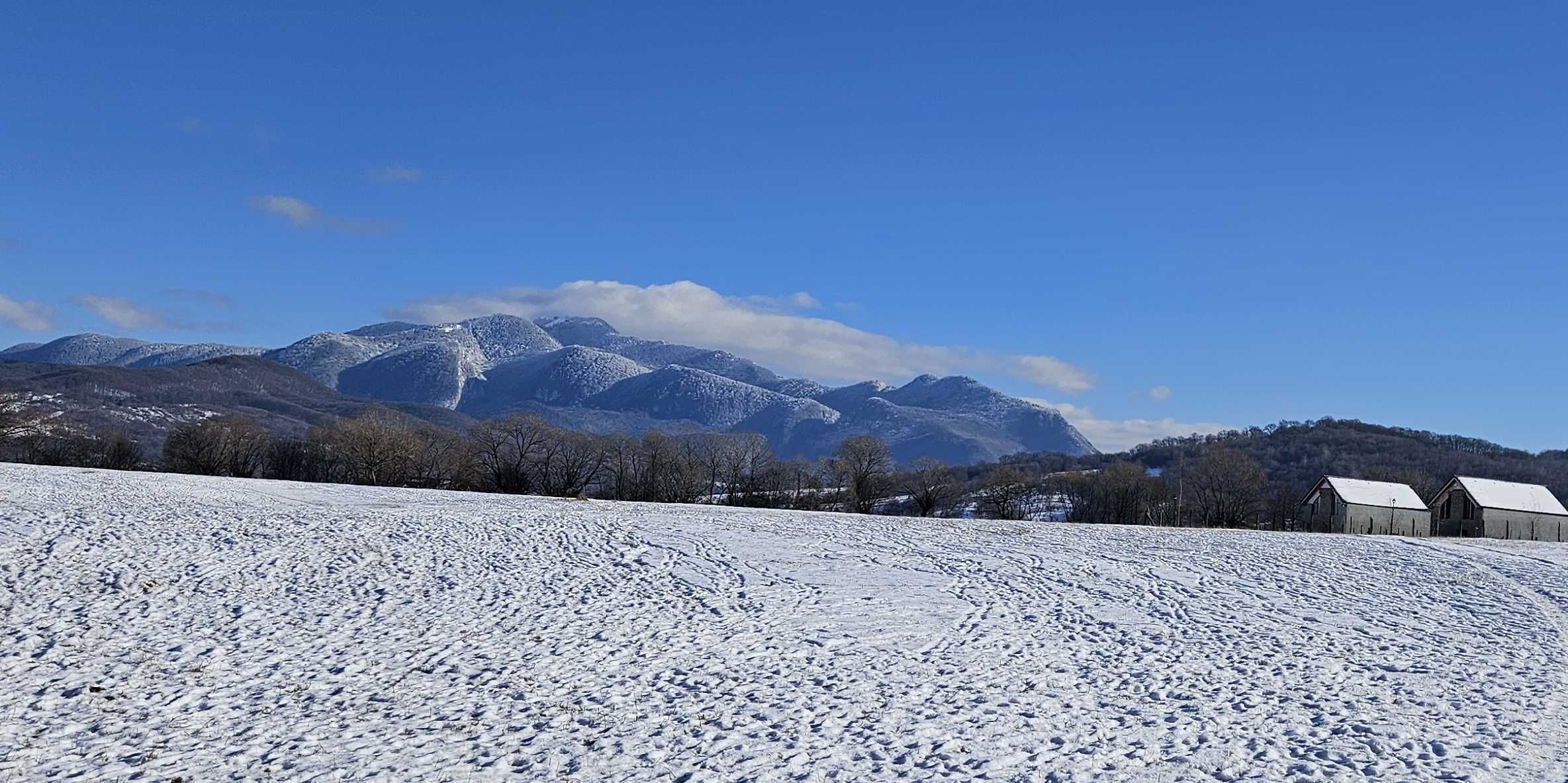 Teren  cu panorama superba, acces la parau, in zona Panicel - Glajerie