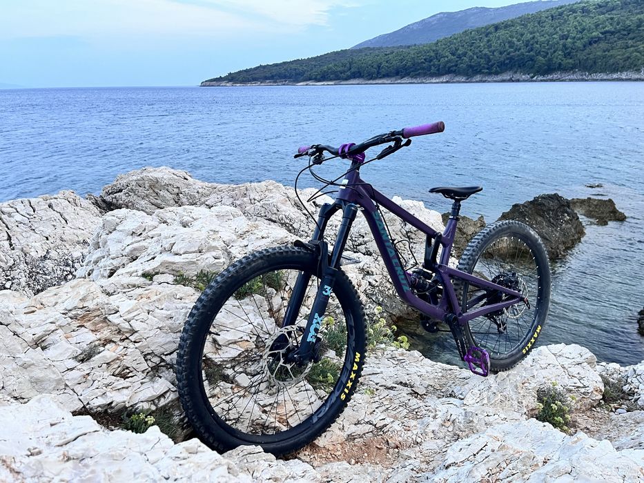 Bicicletă Santa Cruz Nomad 4