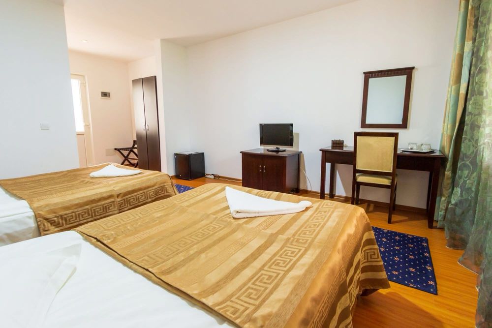 Inchiriez 10 camere la Breaza, jud Ph, pentru Revelion