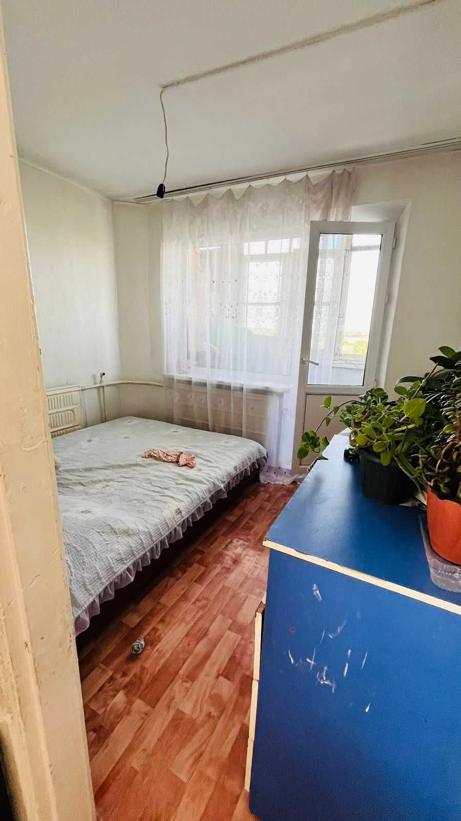 Продам 2комн на 11а мкр улучшенная кухня 9кв.м