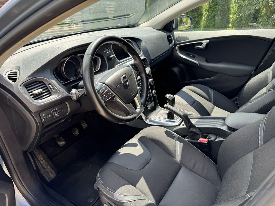Volvo V40 D2 2017 / full led / Sirocol / Webasto