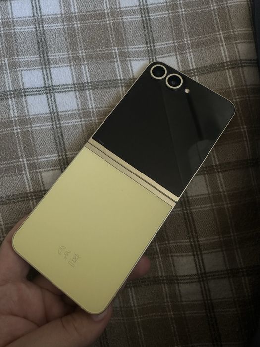 Samsung z flip 6 с гаранция.