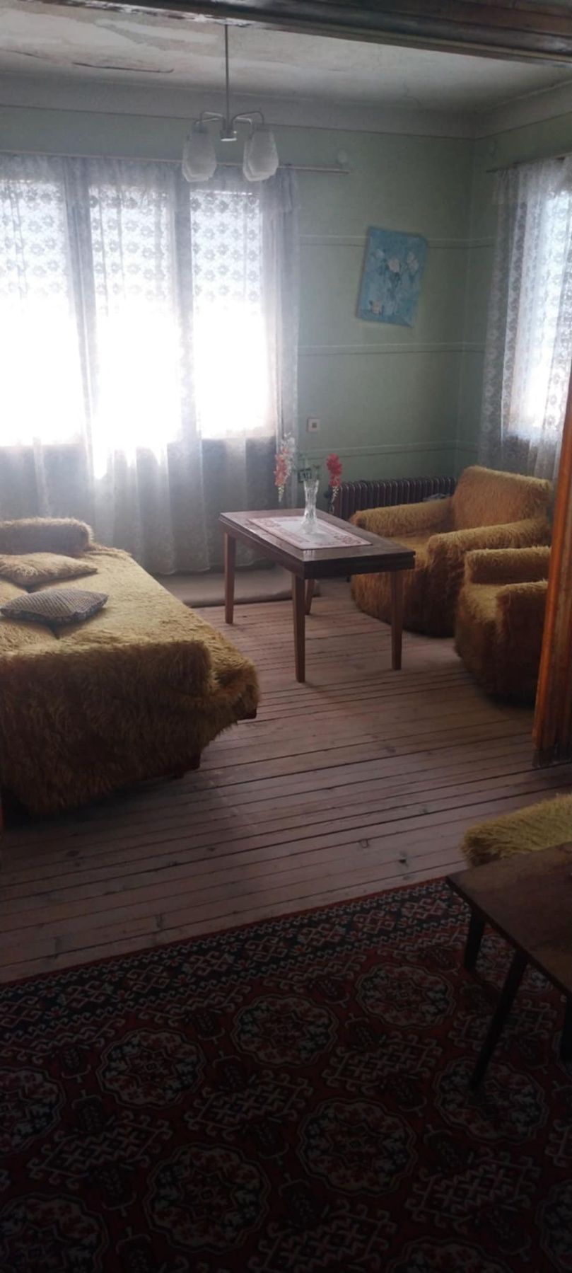 Продаваме етаж от къща в град  Панагюрище