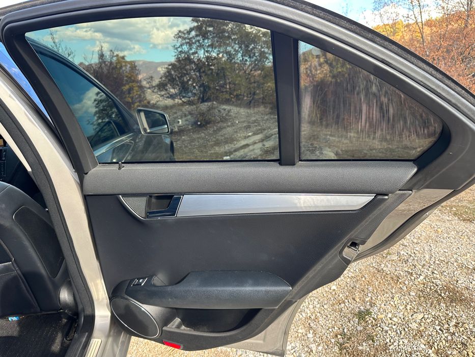 Mercedes C320 CDI 224 к.с. Avantgarde – отлично състояние, обслужен.