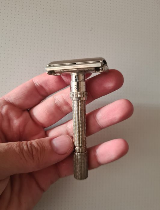 Aparat De Ras Gillette Clasic Ajustabil Barbierit Slim Classic