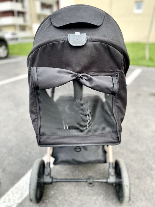 Carucior cu maner reversibil