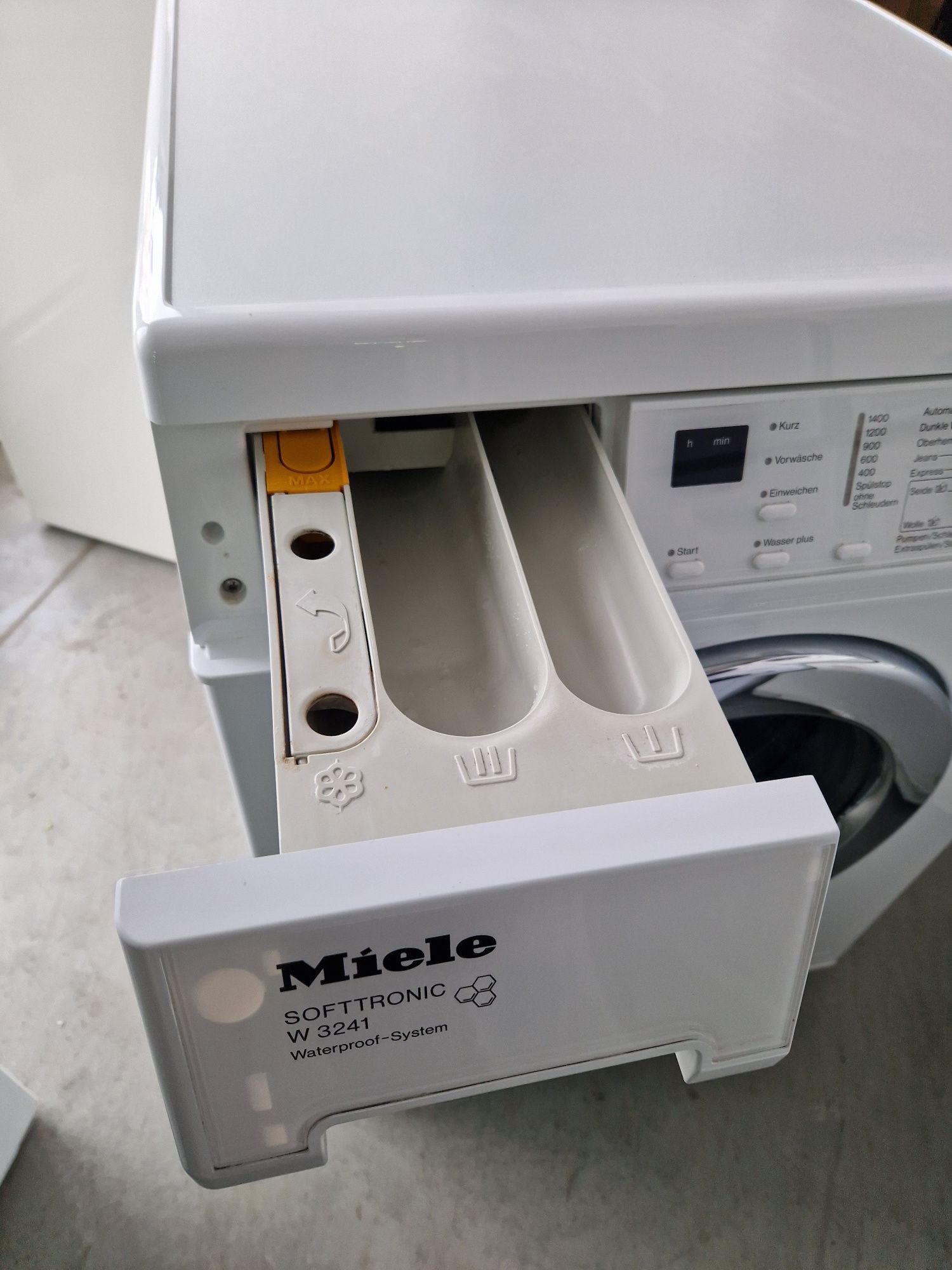 Пералня MIELE W 3241 пчелна пита