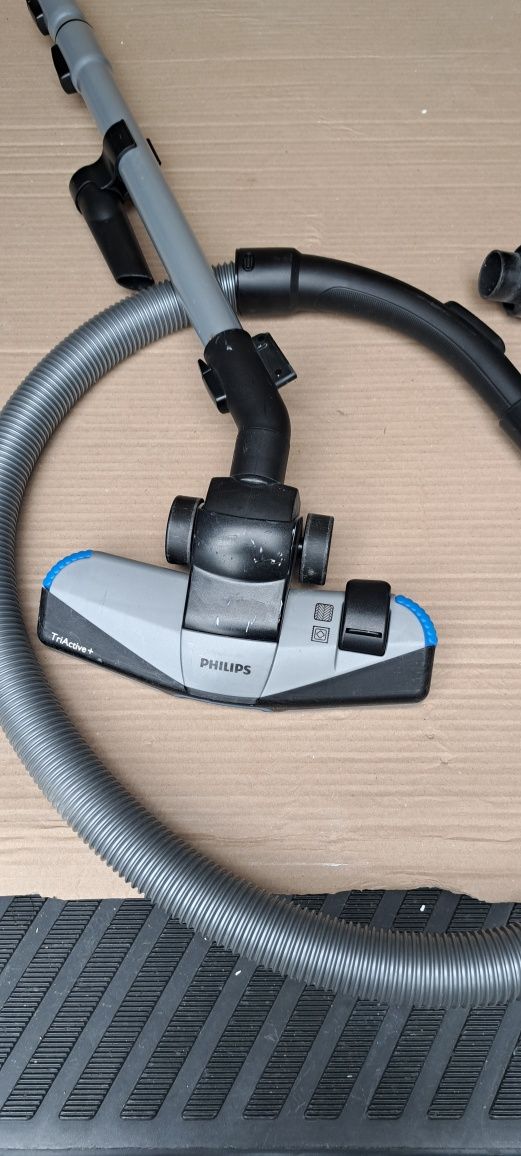 Aspirator Philips cu sac