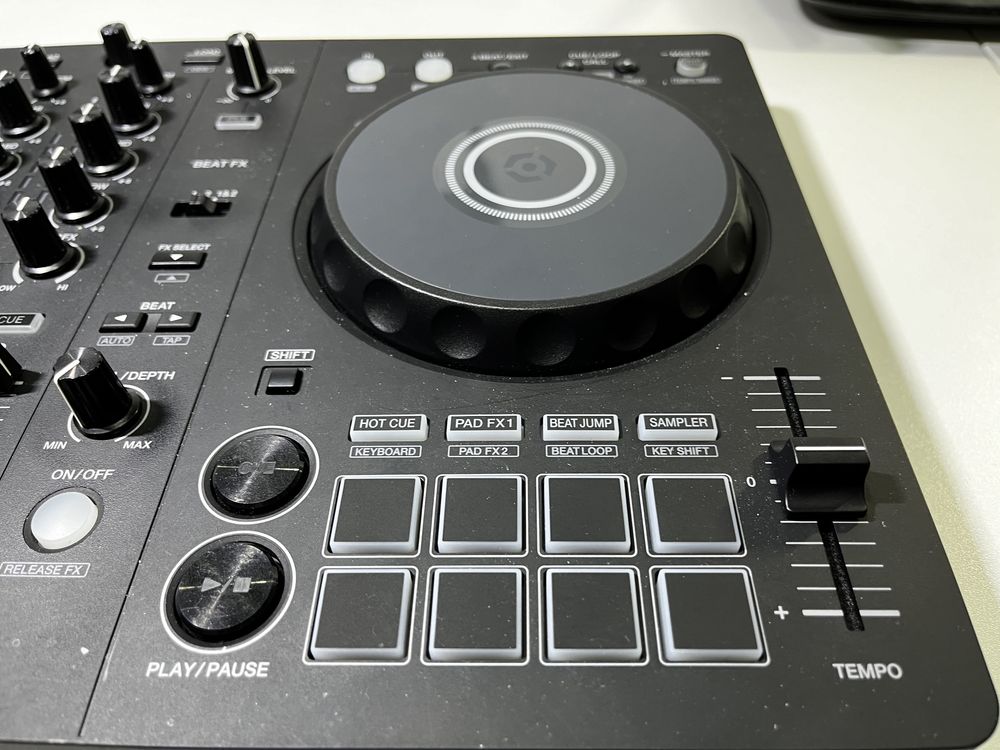 Controller DJ Pioneer DJ DDJ-FLX4(DeckSaver inclus)