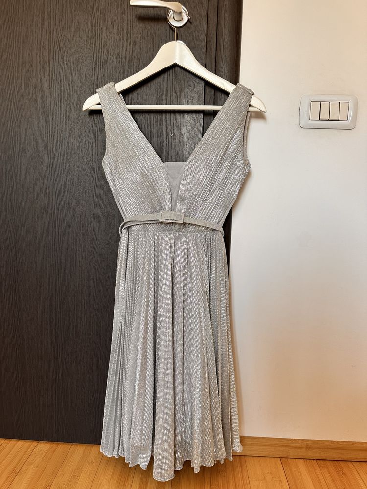 Rochie pt evenimente, curea in talie, Argintie, Marime 36, Noua