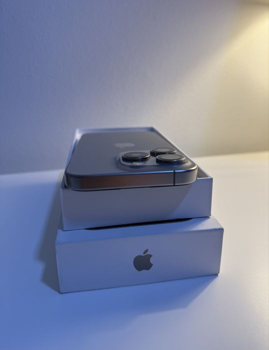 iPhone 15 Pro Natural Titanium