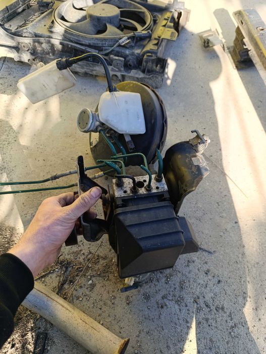 Продавам Пежо 307sw 2.0i на части