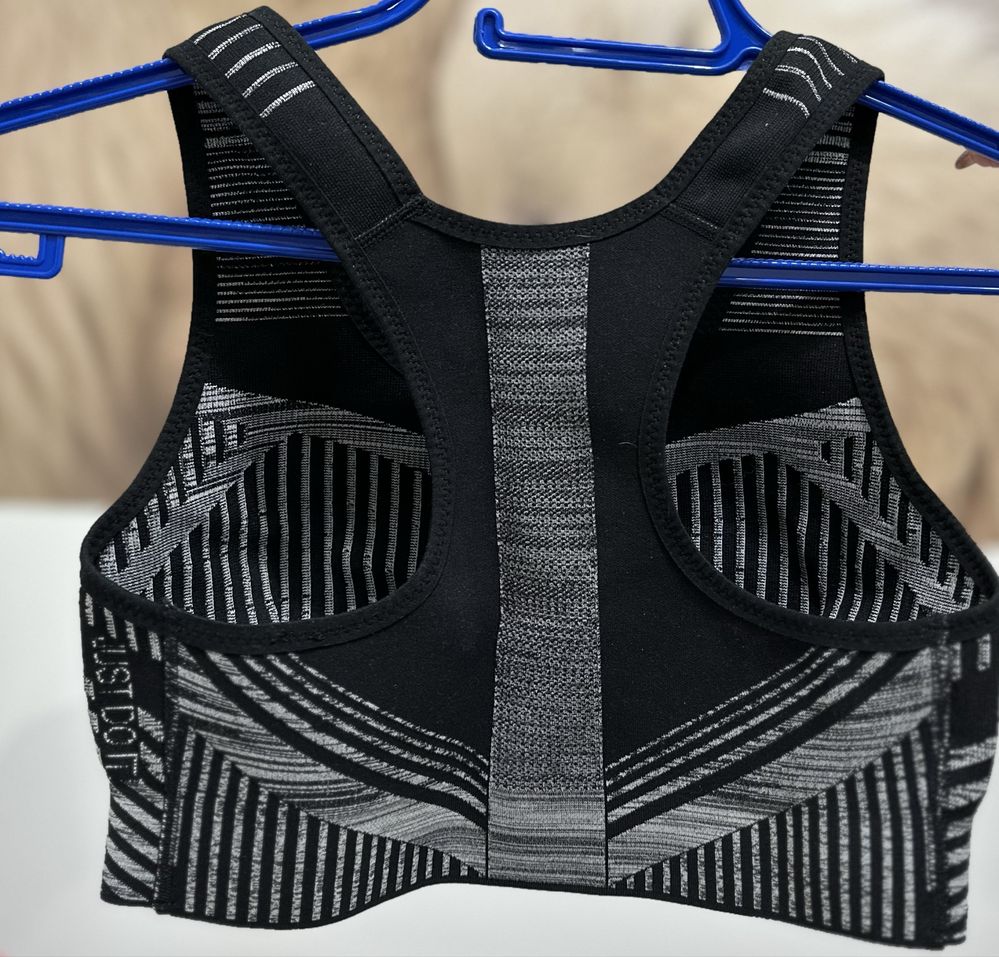 Дамско бюстие на nike flyknit bra