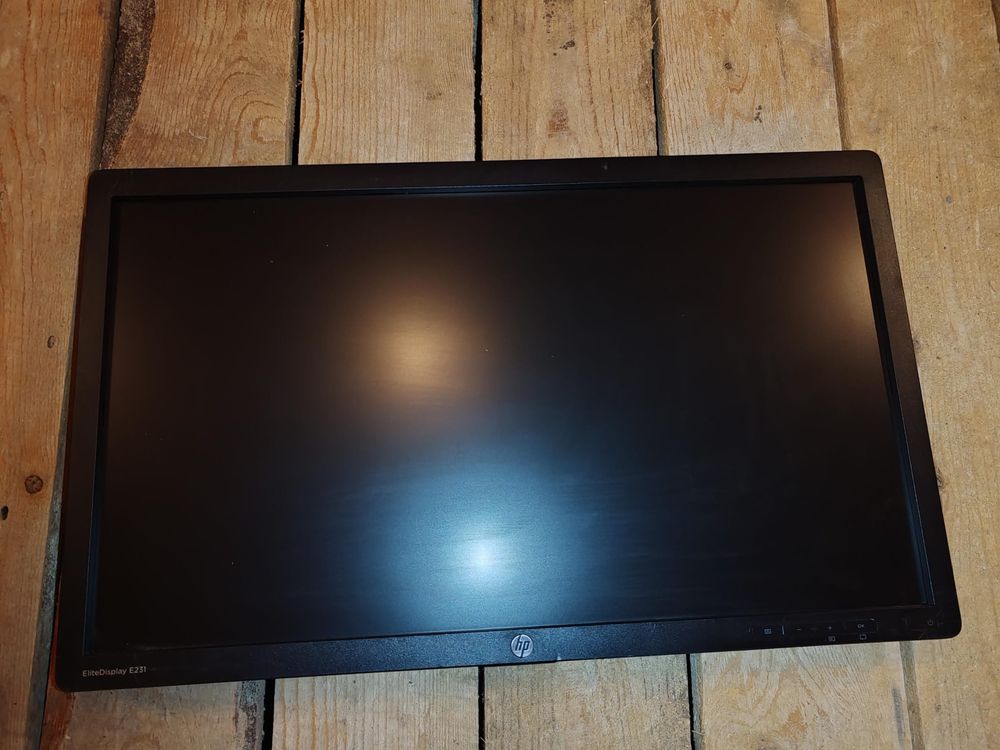 Monitoare 23” – HP, Dell