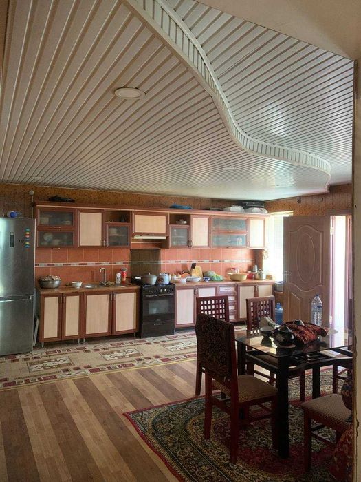 4 xonalik 85 kv+podval  1 etajda sotiladi