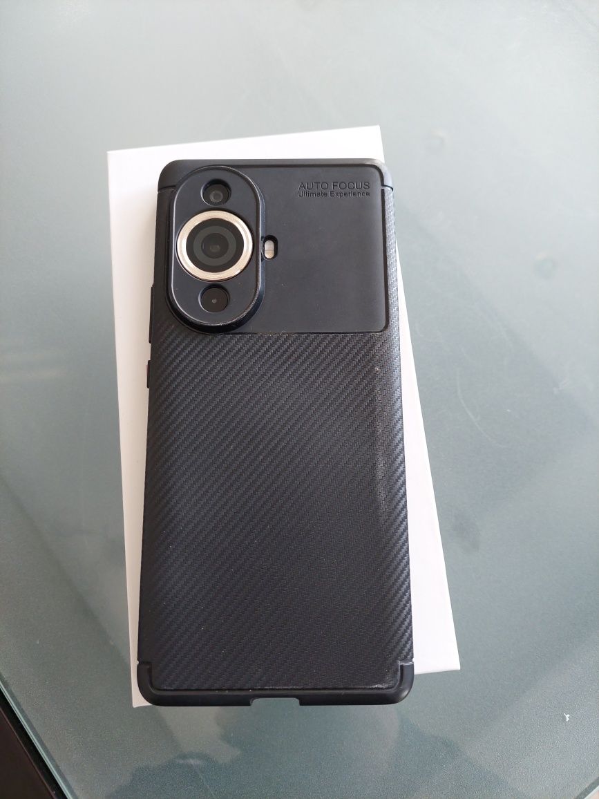 Продавам Huawei nova 11 pro