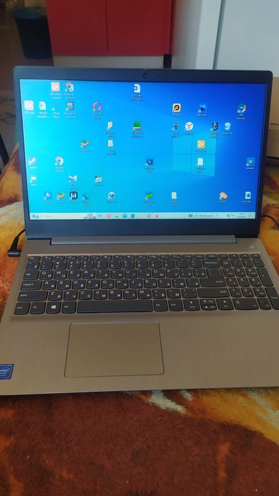 Продам ноутбук 2021 года