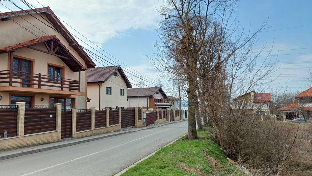 Teren intravilan - str. Livezilor, 9 Mai