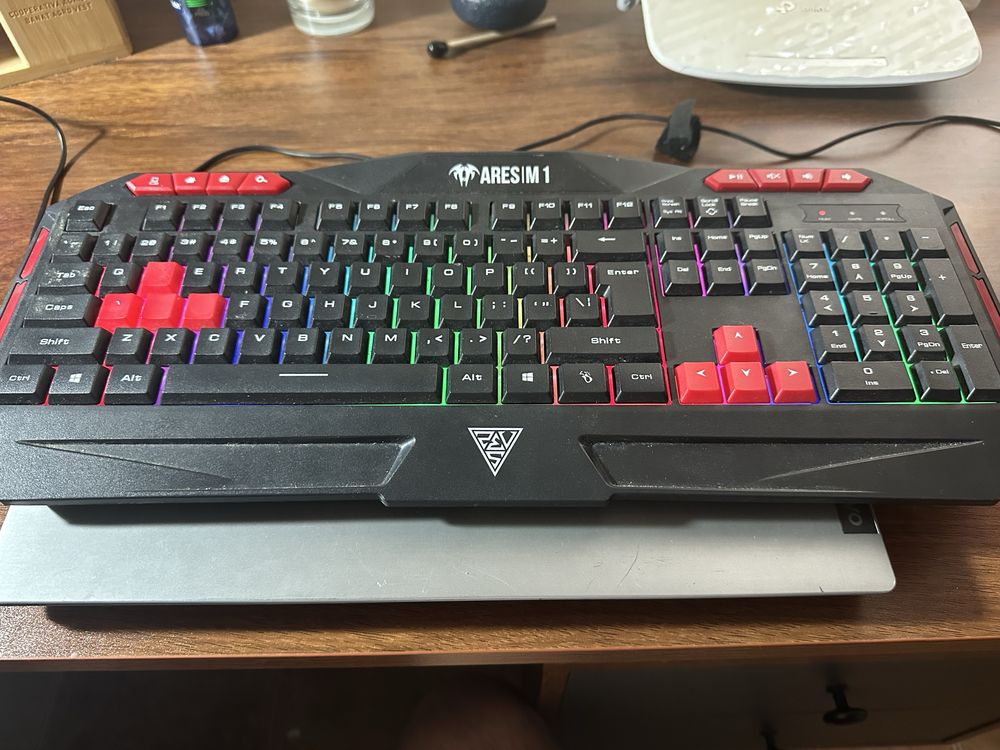 Ares M1 Tastatura