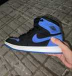 Air Jordan 1 Mid Royal Blue