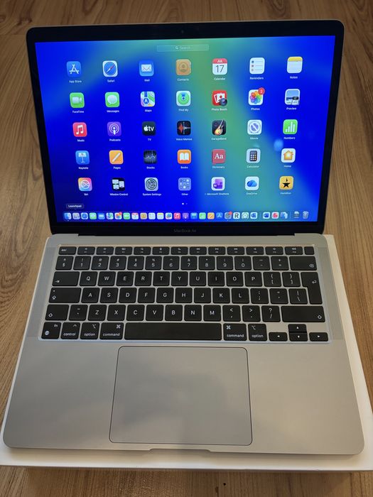 Macbook Air M1 256 gb ( Намалена цена до 26.12.2025)