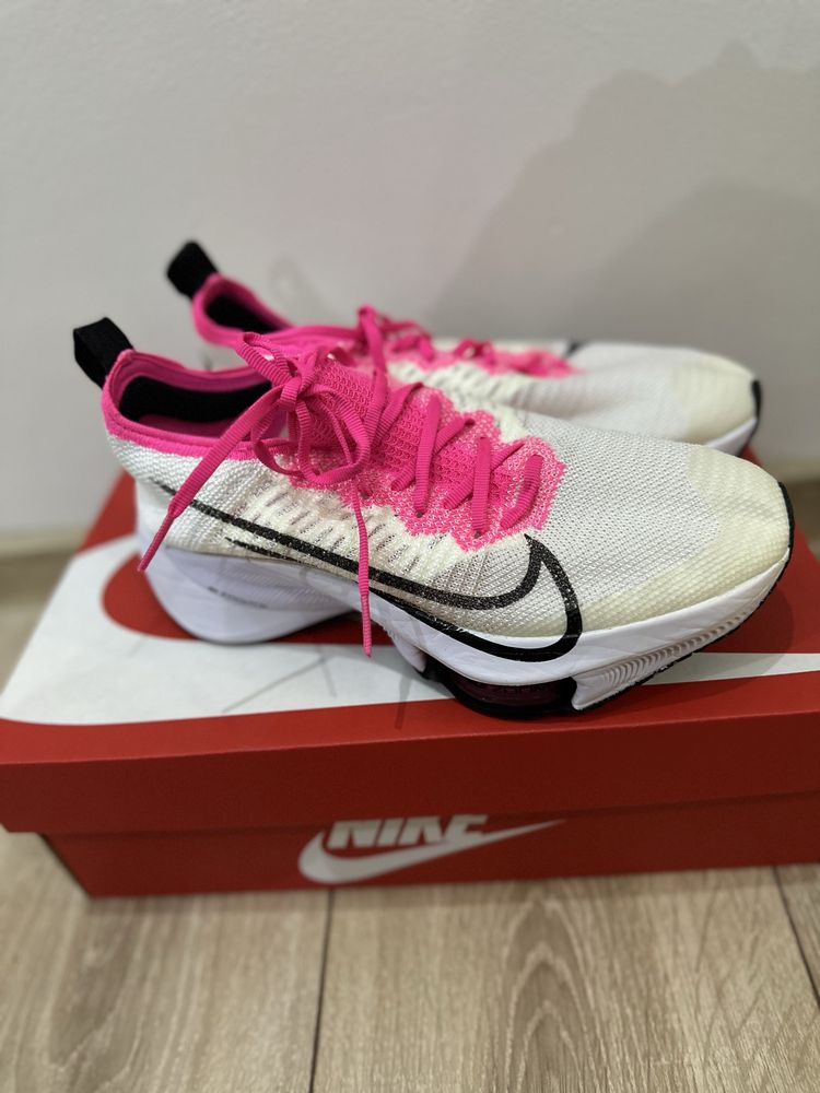 Nike Air zoom tempo running