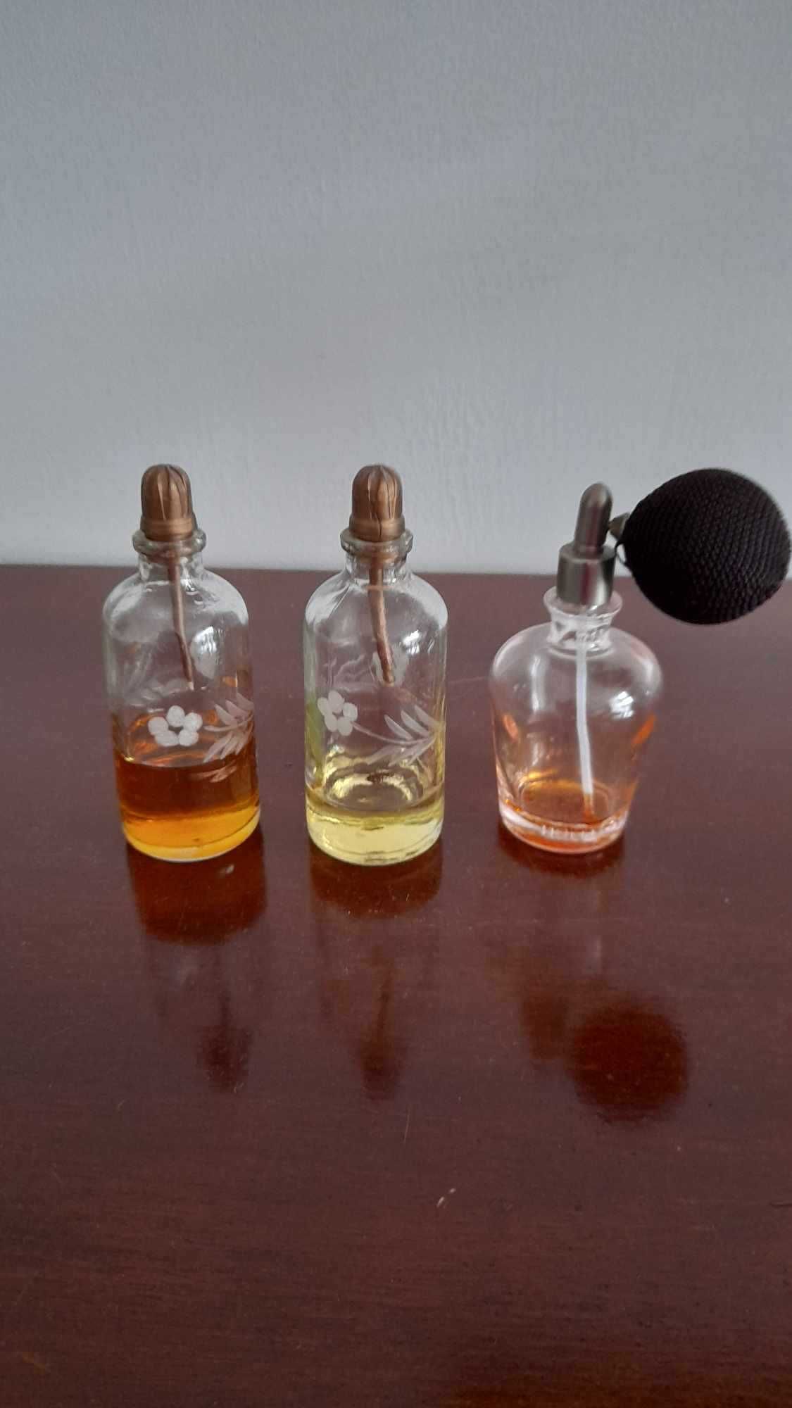 Sticlute parfum vechi vintage