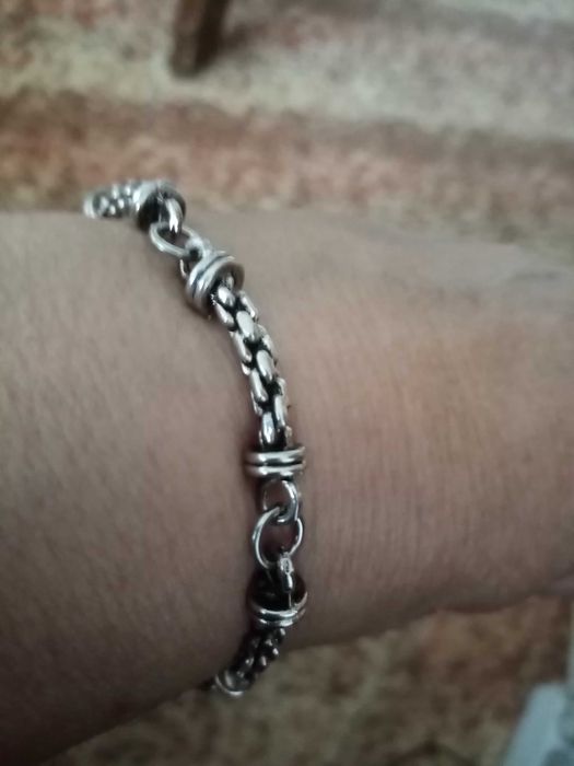 Стабилна Сребърна гривна