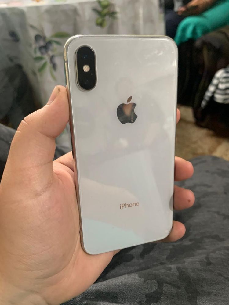 Iphone X в достойном состояние