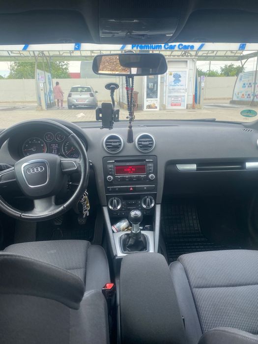 Vând Audi A3 culare alb