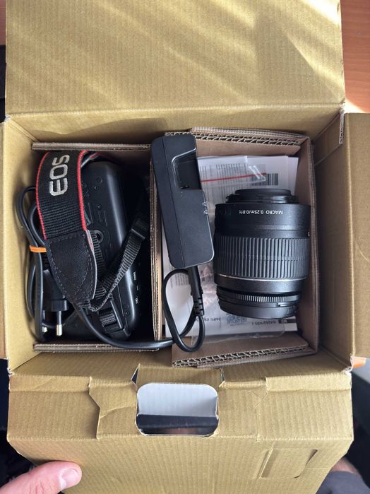 Aparat DSLR Canon EOS 4000D