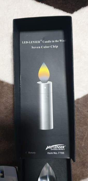 Led Lenser Lumânare în vânt.  Chip de șapte culori