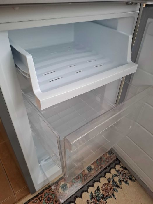 Продавам хладилник