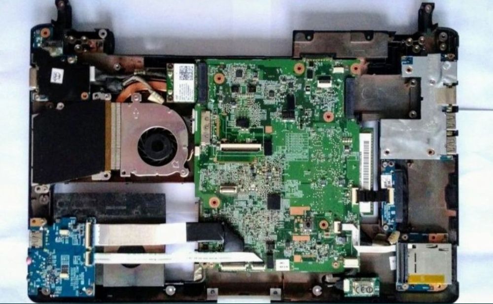 Dezmembrez Laptop Acer Aspire 3810 T