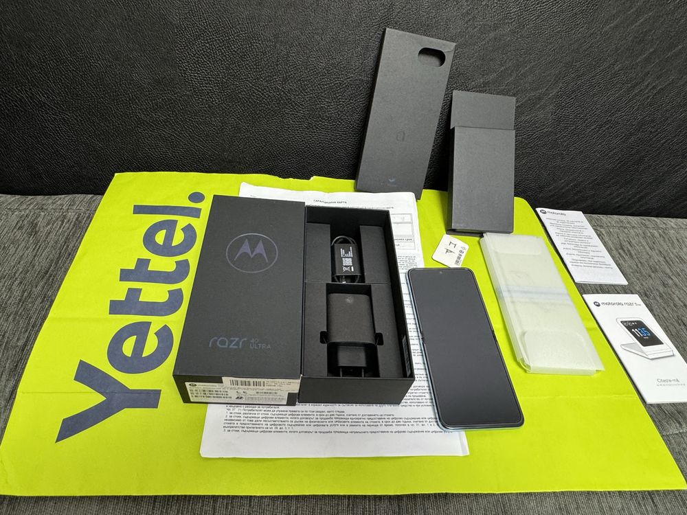 КАТО НОВ 256GB Motorola RAZR 40 ULTRA Гаранция Yettel 2026г Blue / Син