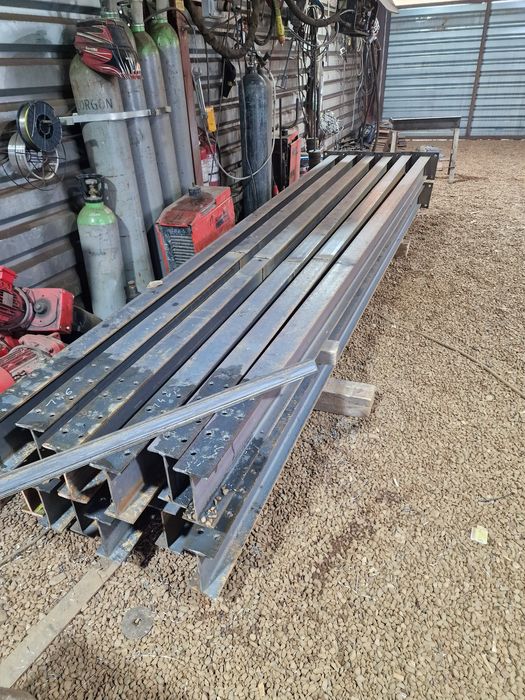 Vand structura metalica din stoc