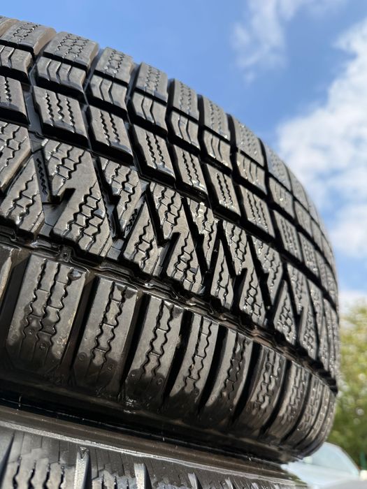 Комплект зимни гуми 255/55/18 Kumho