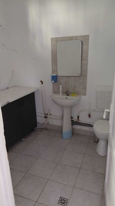 Spatiu pentru depozitare 157mp+ curte acoperita 60mp zona sagului
