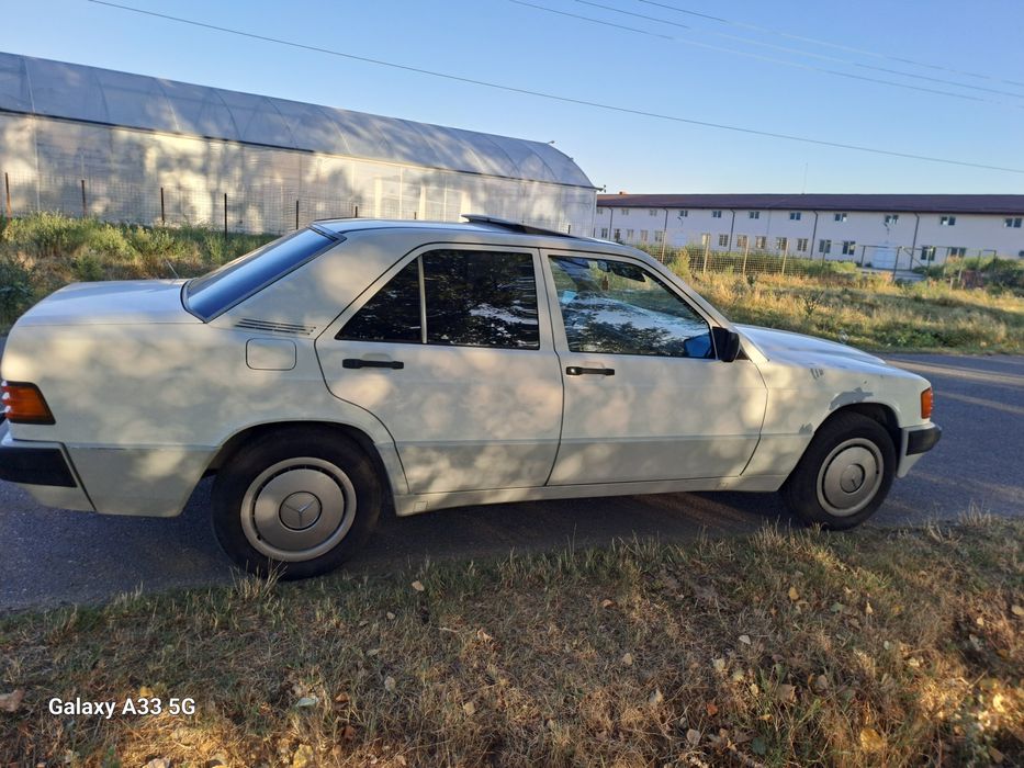 Vând Mercedes 190 D