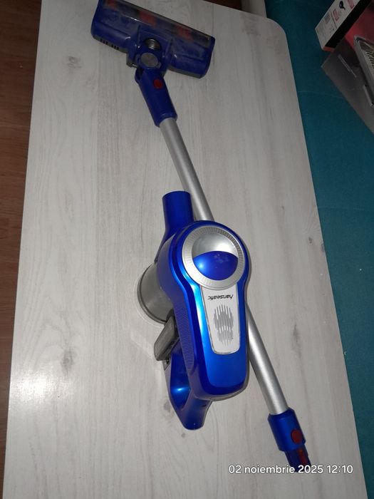 Aspirator făra fir, cu acumulator