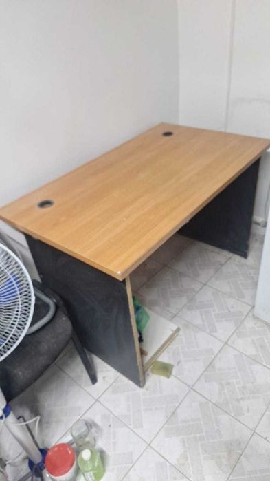 Продам Компьютерный стол в хорошем состоянии