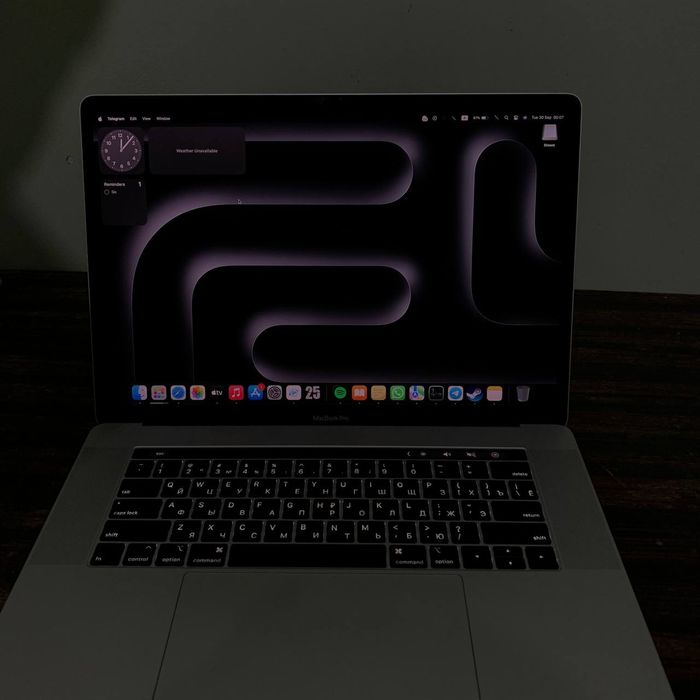 MacBook pro 2019 intel cori 9 / 16-inchi touch bar