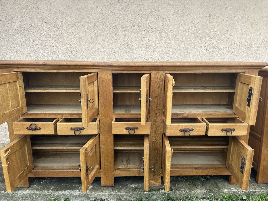 Масивен  контрабюфет от дъб с ковани дръжки