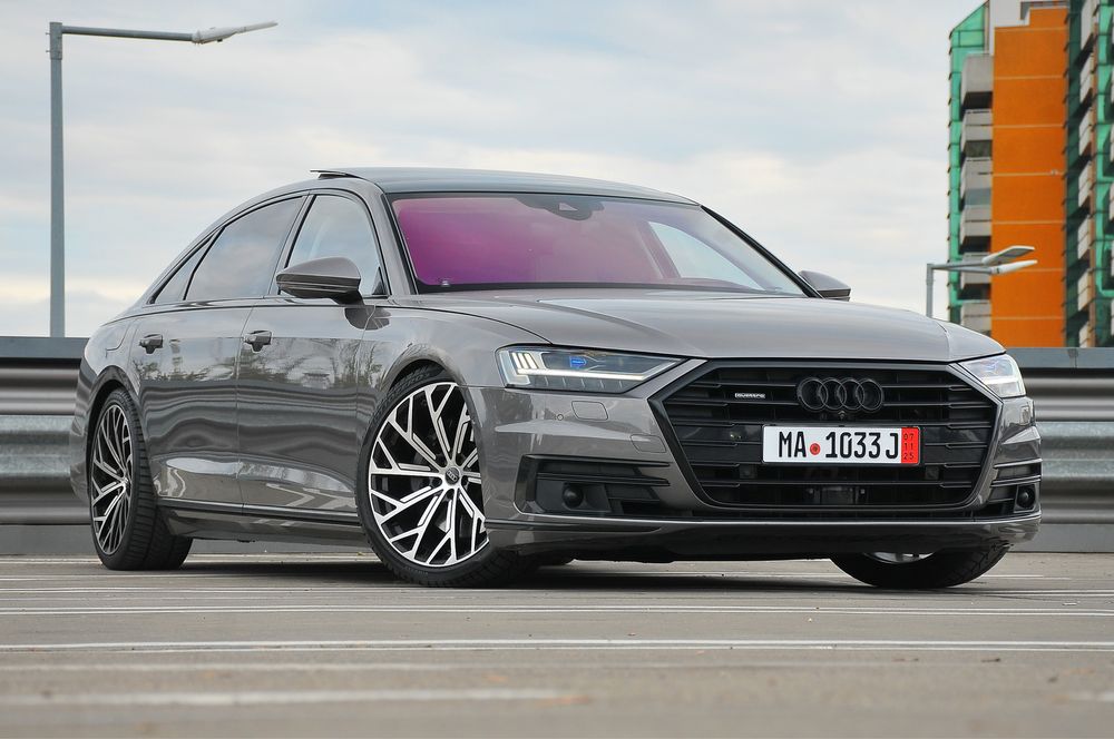 Audi A8 Long  Business Edition