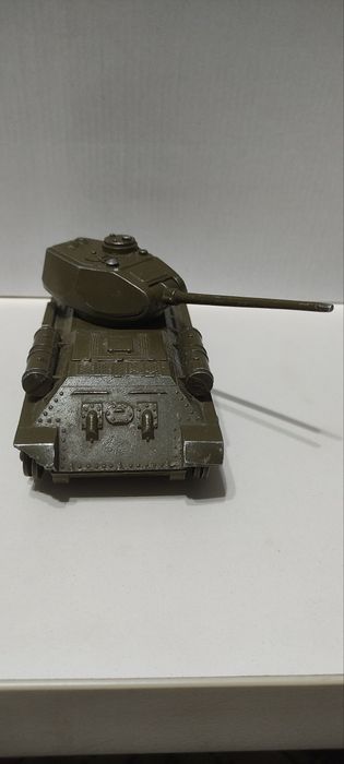 Kolleksiya uchun T34 tanklari modellari
